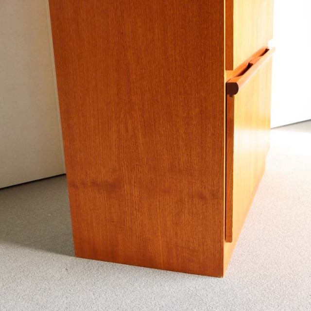 木製のヴィンテージビュロー、上部は上から開く扉、下部は両開きの扉、24118