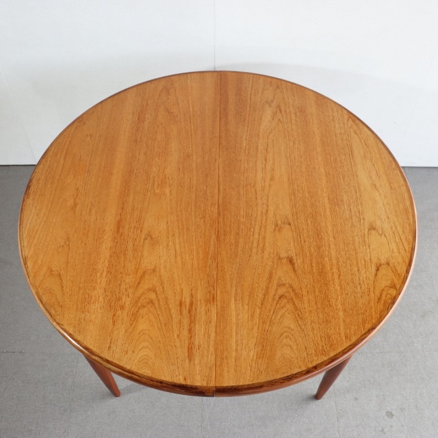 ジープランG-PLANのダイニングテーブル