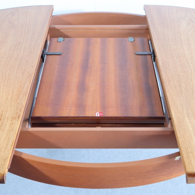 ジープランG-PLANのダイニングテーブル