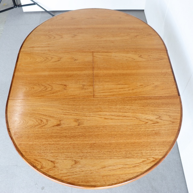 ジープランG-PLANのダイニングテーブル