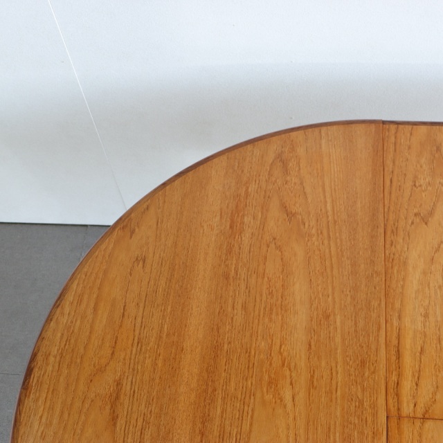 ジープランG-PLANのダイニングテーブル