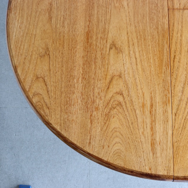 ジープランG-PLANのダイニングテーブル