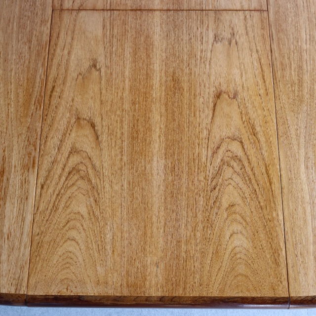 ジープランG-PLANのダイニングテーブル