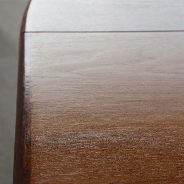 ジープランG-PLANのダイニングテーブル