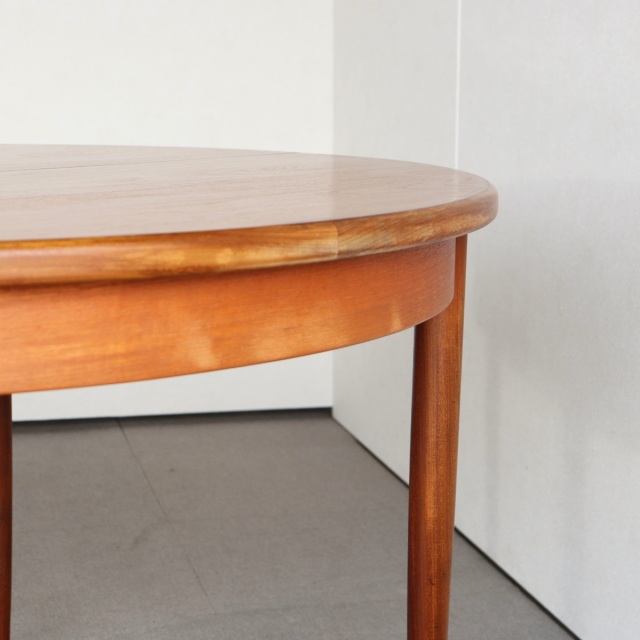 ジープランG-PLANのダイニングテーブル