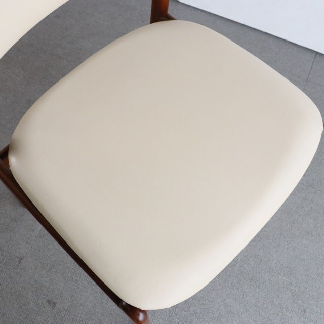 エリックバックErik Buchのダイニングチェア