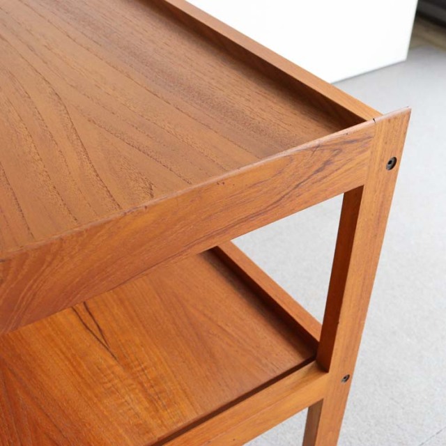 木製のキャスター付きのワゴン、24146