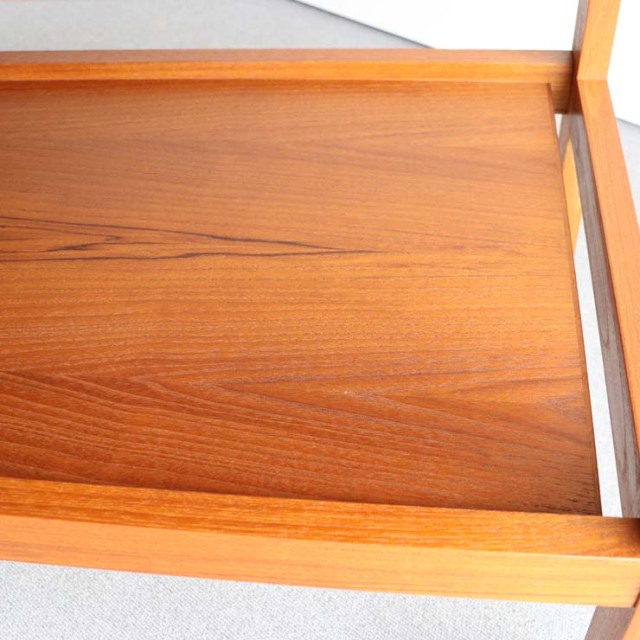 木製のキャスター付きのワゴン、24146