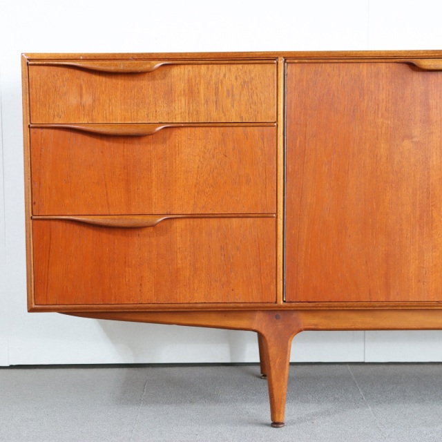 マッキントッシュMacintoshのサイドボード