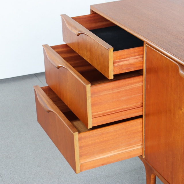 マッキントッシュMacintoshのサイドボード