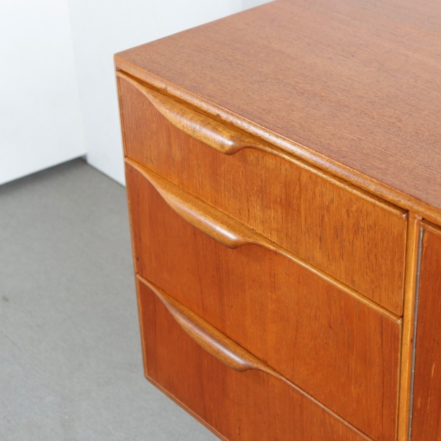 マッキントッシュMacintoshのサイドボード