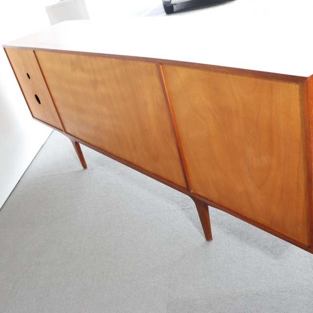 ダンヴィーガン、その名の由来に萌えます】 マッキントッシュMCINTOSH