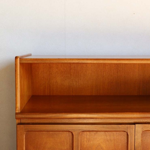 ネイサンNATHANのキャビネット