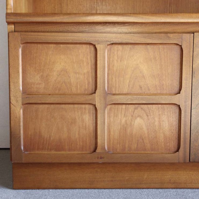 ネイサンNATHANのキャビネット