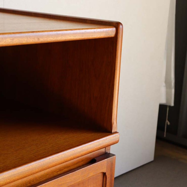 ネイサンNATHANのキャビネット