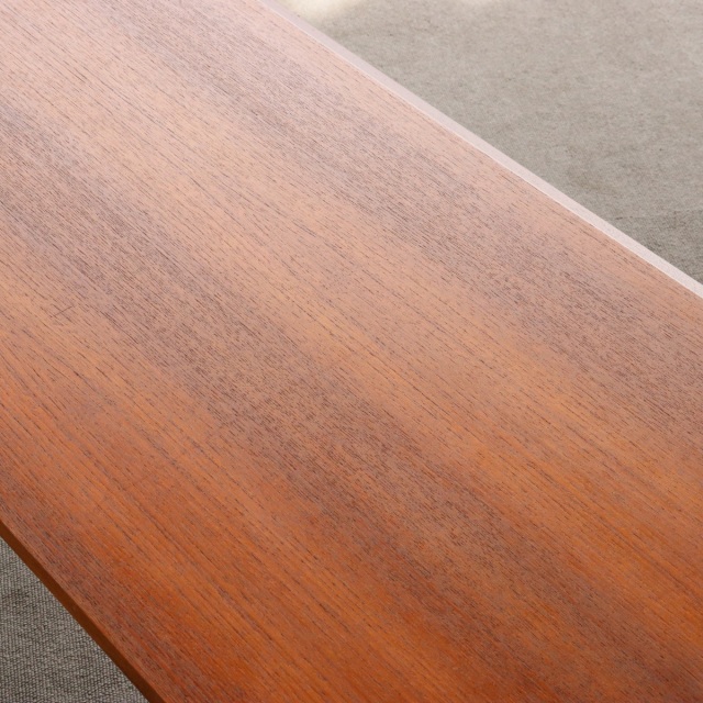 ジープランG-PLAN　Ib Koford-Larsenのリメイクデスク