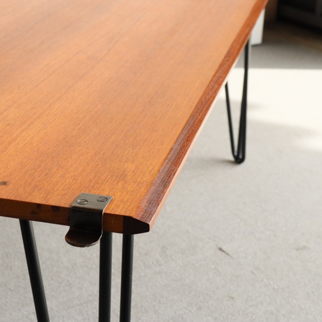 ジープランG-PLAN　Ib Koford-Larsenのリメイクデスク