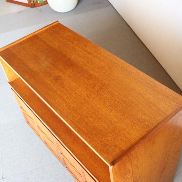 ネイサンNATHANのキャビネット