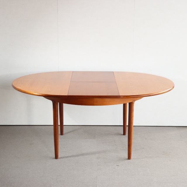 親方の北欧スタイル解釈】 メレデューMEREDEW ラウンドテーブル再塗装済み