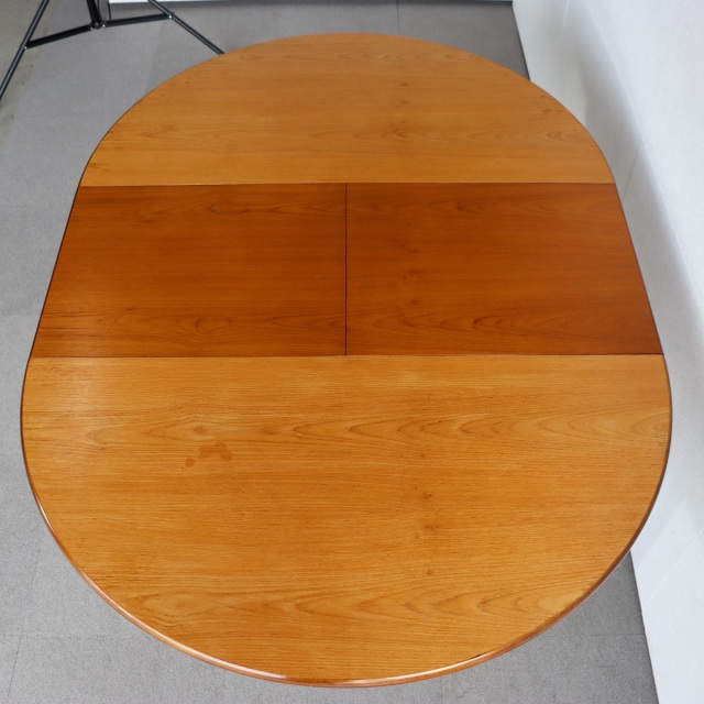 Meredew(メレデュー) / ラウンドダイニングテーブル (401) Meredew(メレデュー) / ラウンドダイニングテーブル (401)