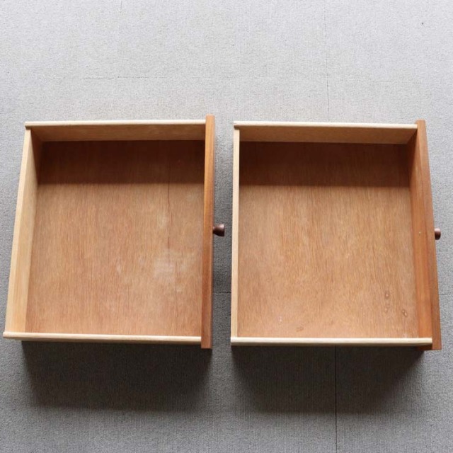 下が扉、上が引出し2段の木製ヴィンテージ収納、25052