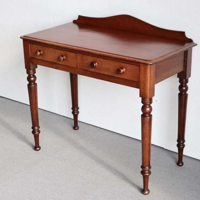 ヴィンテージでは消えた家具 Whole Table アンティークのマホガニー材