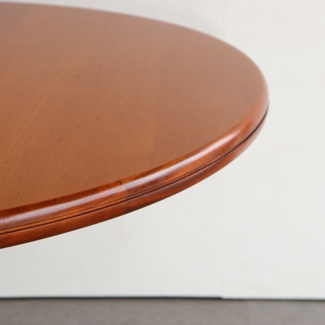 英国ヴィンテージのダイニングテーブル