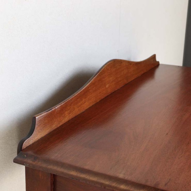 ヴィンテージでは消えた家具 Whole Table アンティークのマホガニー材