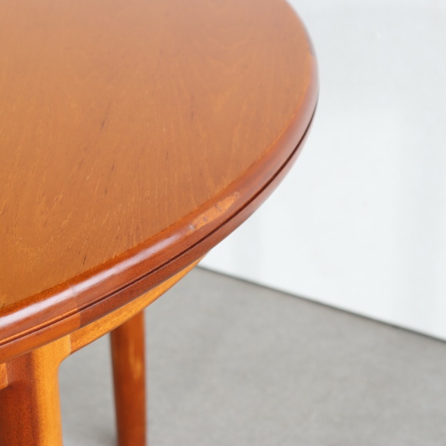 英国ヴィンテージのダイニングテーブル