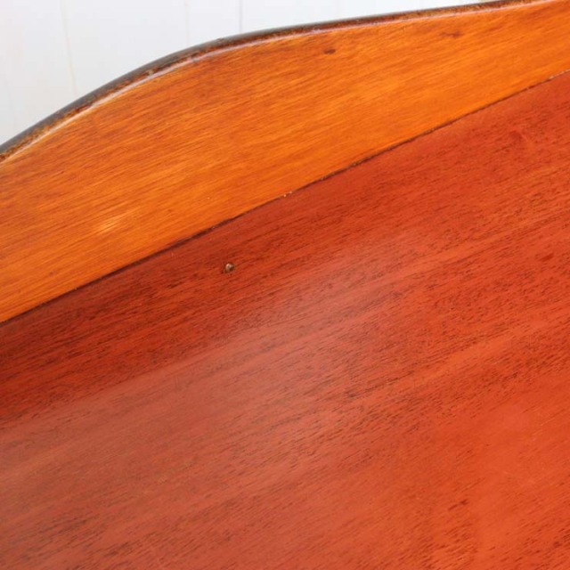 ヴィンテージでは消えた家具 Whole Table アンティークのマホガニー材