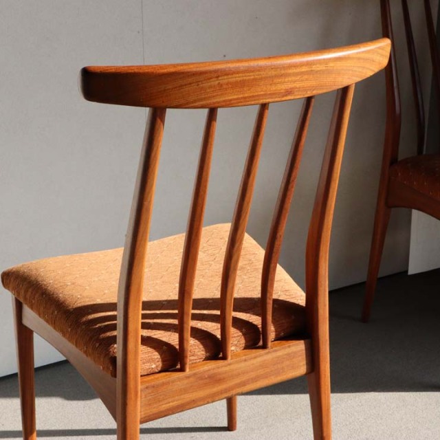 ヤンガーYOUNGERのヴィンテージダイニングチェア