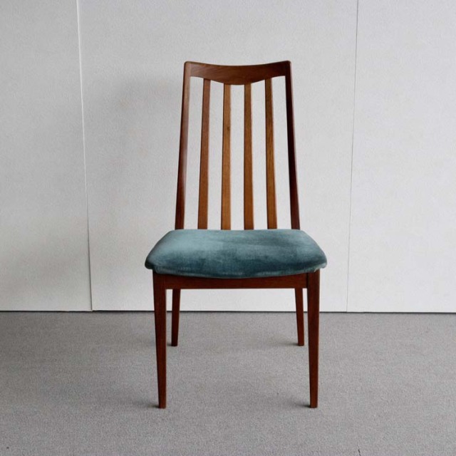 座面がグリーンの布地の木製ヴィンテージチェア23020a