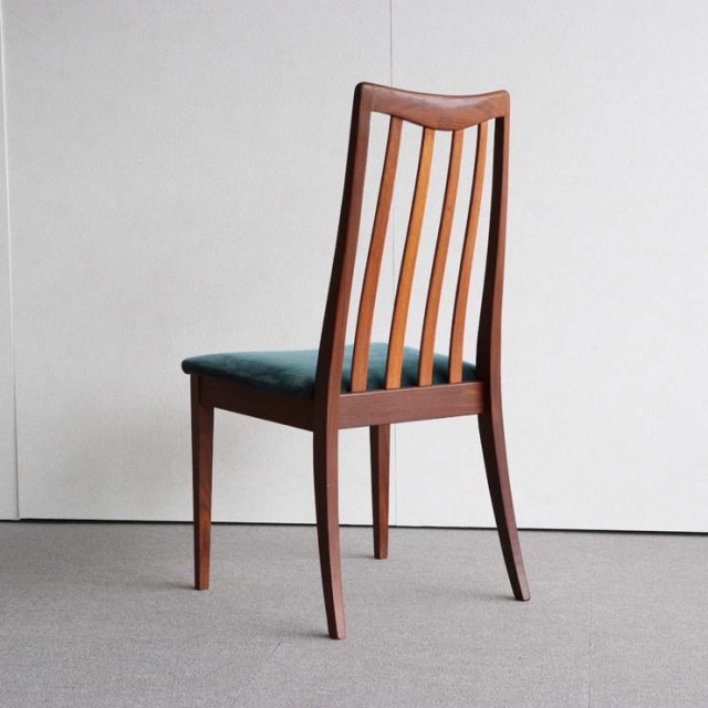 座面がグリーンの布地の木製ヴィンテージチェア23020a