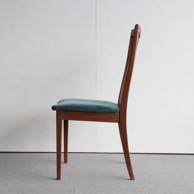 座面がグリーンの布地の木製ヴィンテージチェア23020a