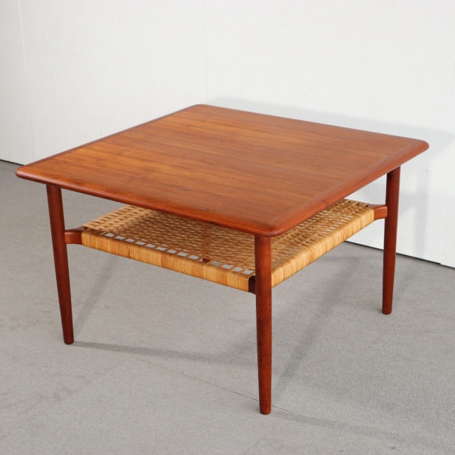 カート・ウストヴィKurt Ostervigのコーヒーテーブル