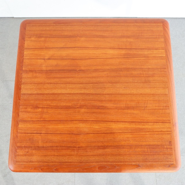 カート・ウストヴィKurt Ostervigのコーヒーテーブル