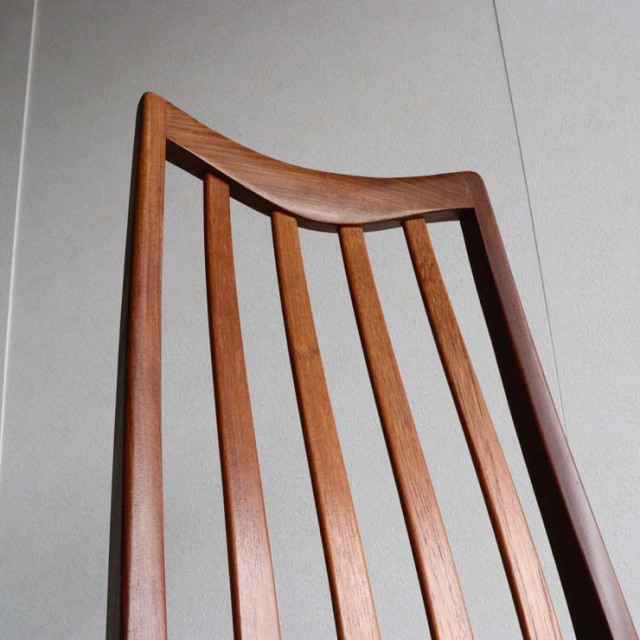 座面がグリーンの布地の木製ヴィンテージチェア23020a