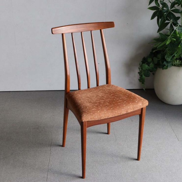 ヤンガーYOUNGERのヴィンテージダイニングチェア