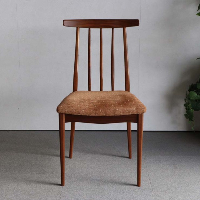 ヤンガーYOUNGERのヴィンテージダイニングチェア