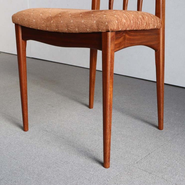 ヤンガーYOUNGERのヴィンテージダイニングチェア