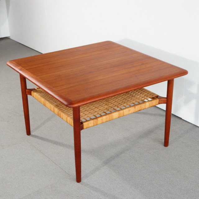 カート・ウストヴィKurt Ostervigのコーヒーテーブル