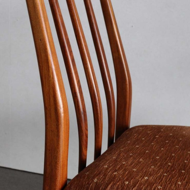 ヤンガーYOUNGERのヴィンテージダイニングチェア