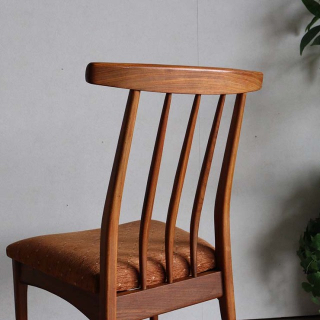 ヤンガーYOUNGERのヴィンテージダイニングチェア