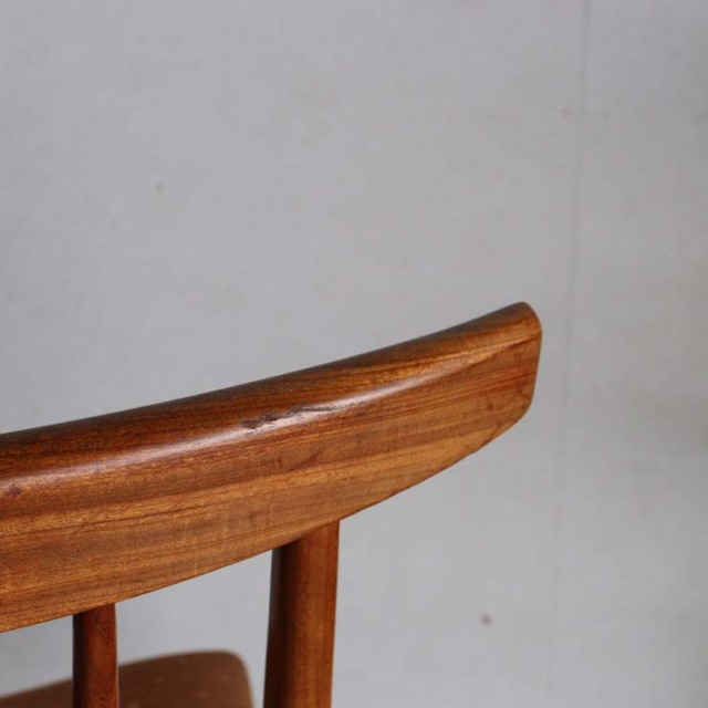 ヤンガーYOUNGERのヴィンテージダイニングチェア