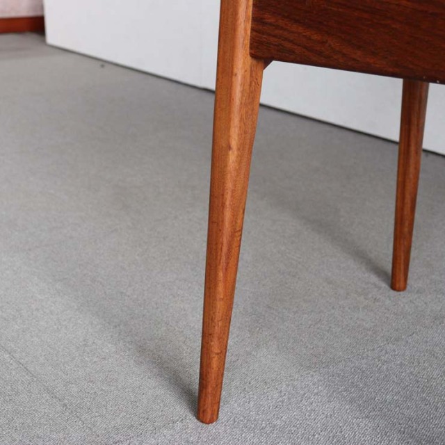 ヤンガーYOUNGERのヴィンテージダイニングチェア