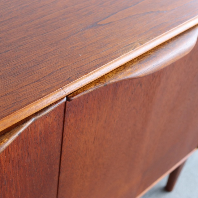 マッキントッシュMacintoshのサイドボード