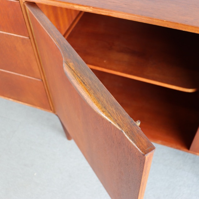 マッキントッシュMacintoshのサイドボード