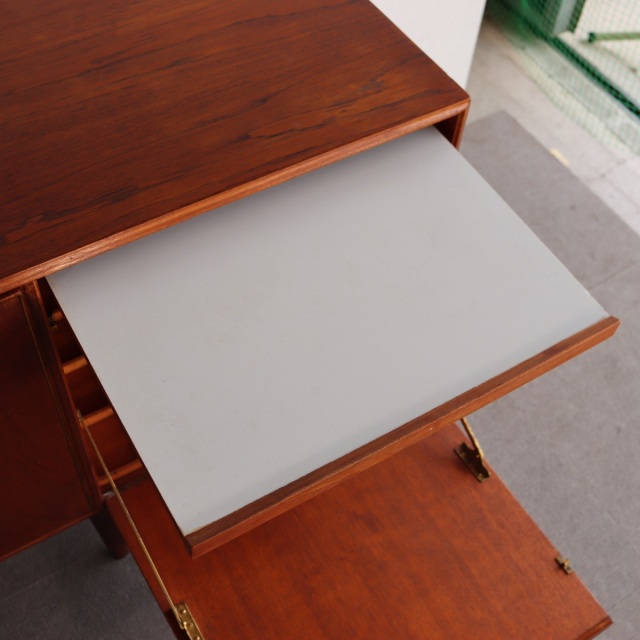 マッキントッシュMacintoshのサイドボード