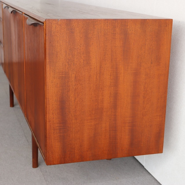 マッキントッシュMacintoshのサイドボード