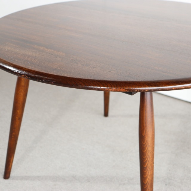 アーコールERCOLのコーヒーテーブル